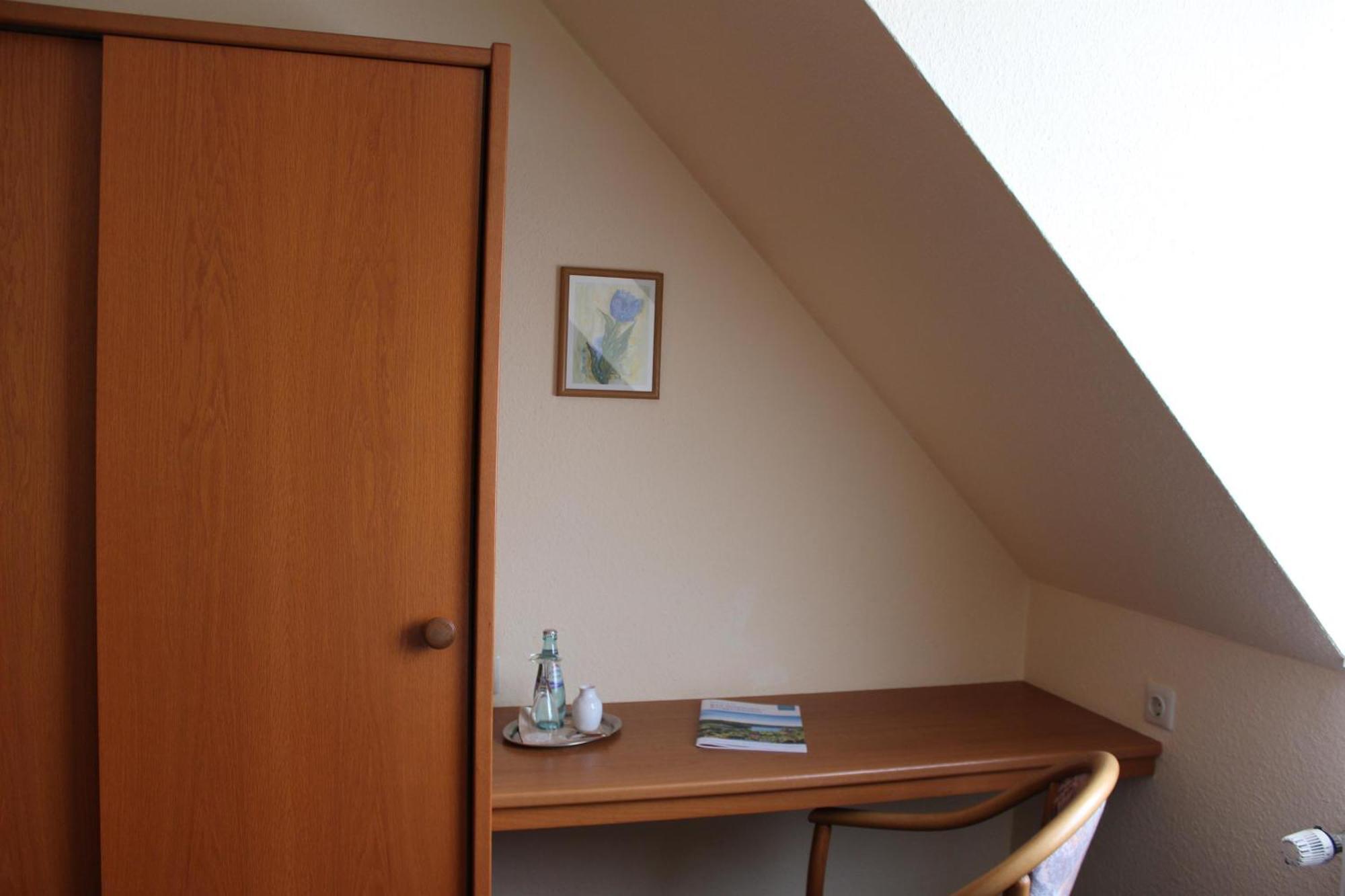 Hotel Saechsisches Haus Berggiesshübel エクステリア 写真