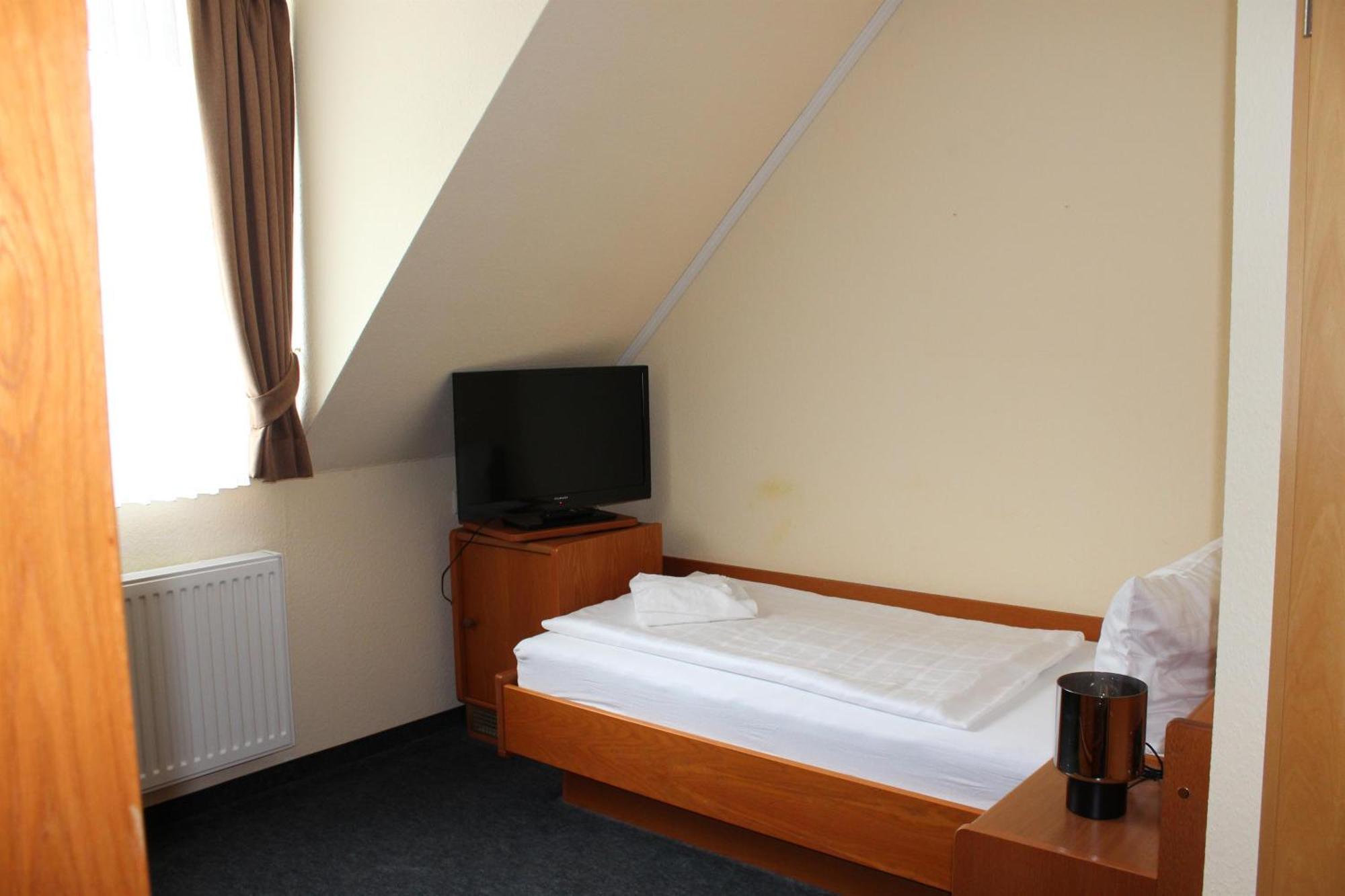 Hotel Saechsisches Haus Berggiesshübel エクステリア 写真